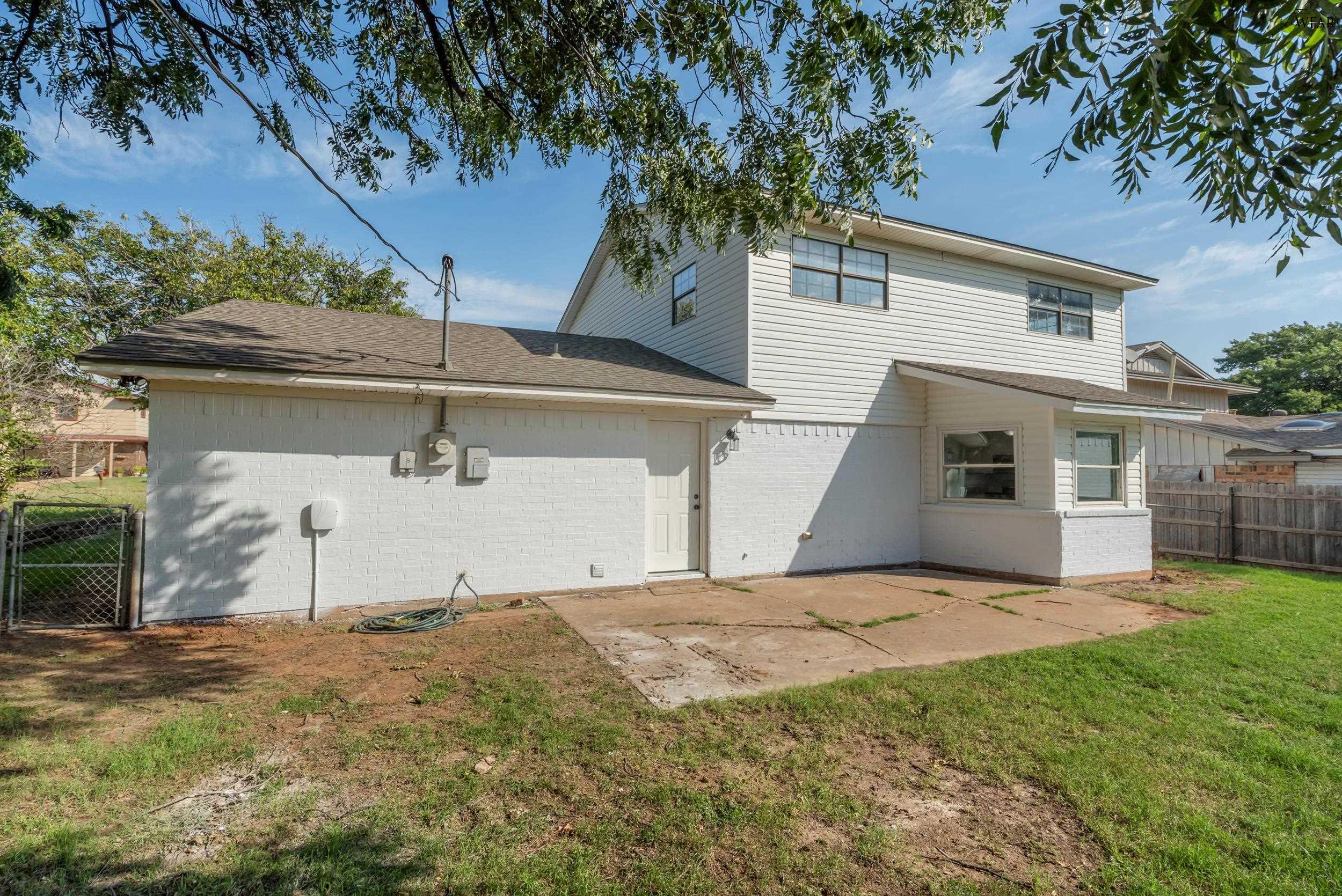 713 W MANES AVENUE