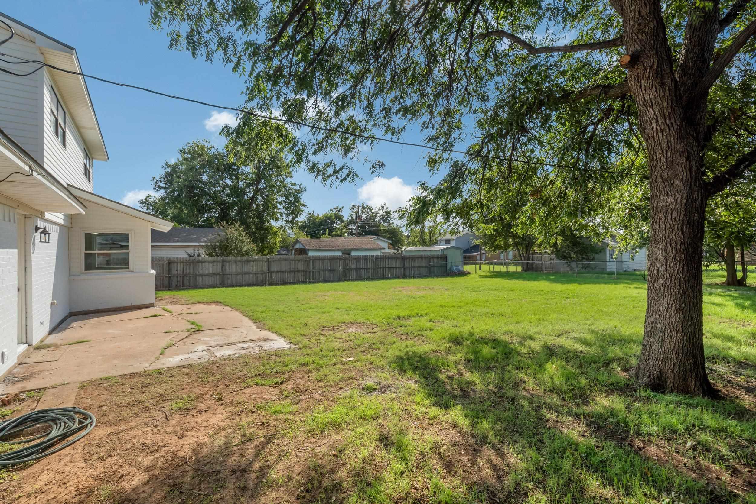 713 W MANES AVENUE