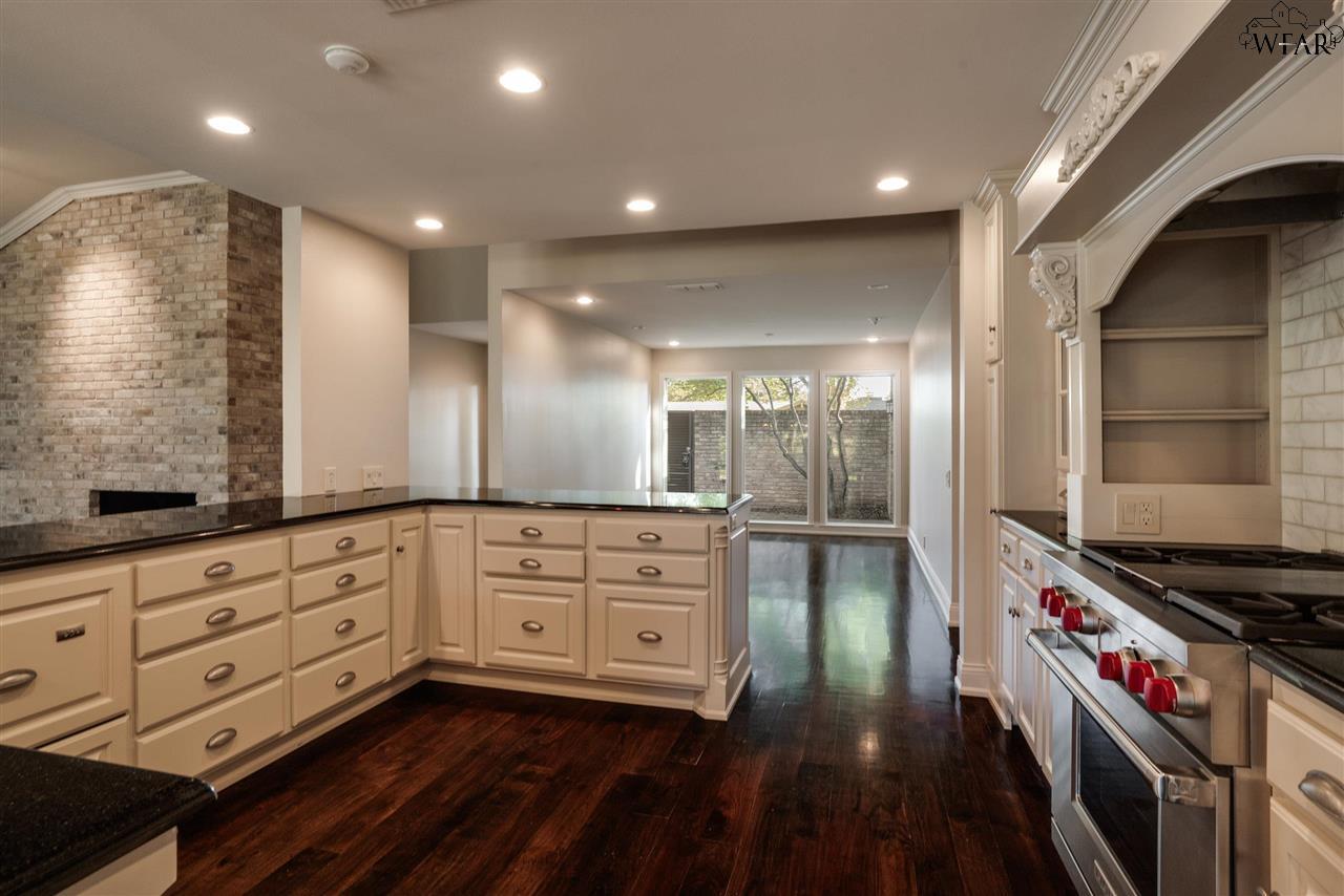 2516 BEEFEATER DRIVE