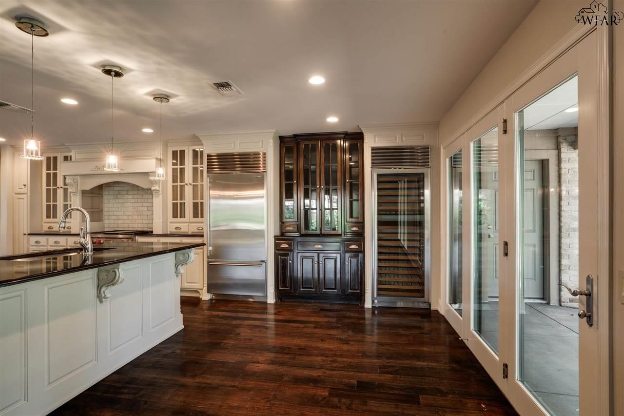 2516 BEEFEATER DRIVE