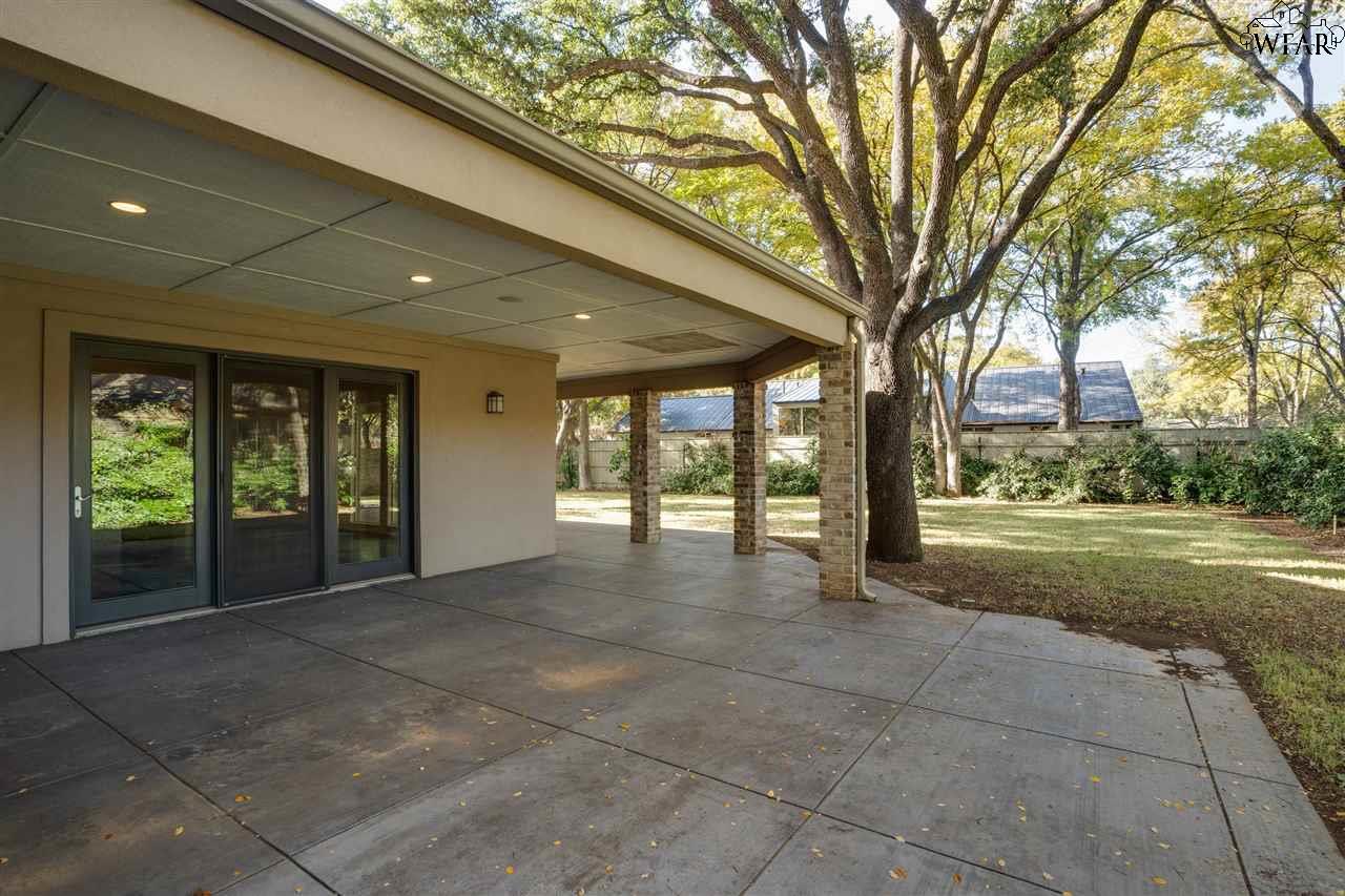 2516 BEEFEATER DRIVE