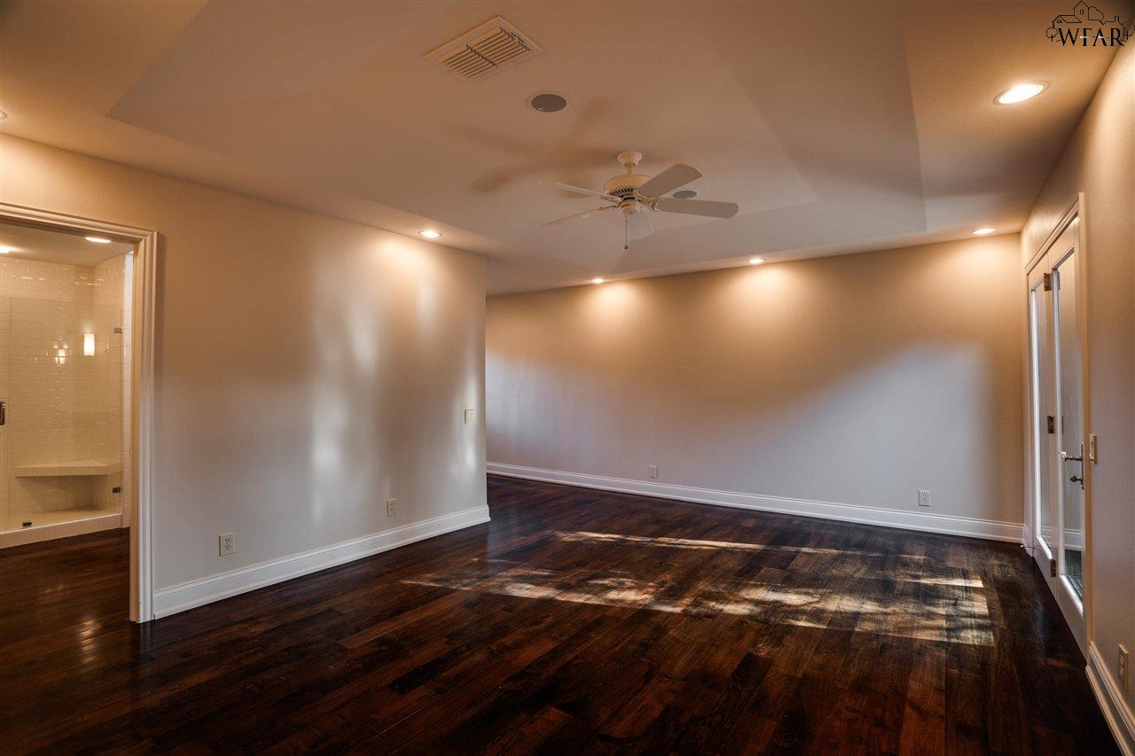 2516 BEEFEATER DRIVE