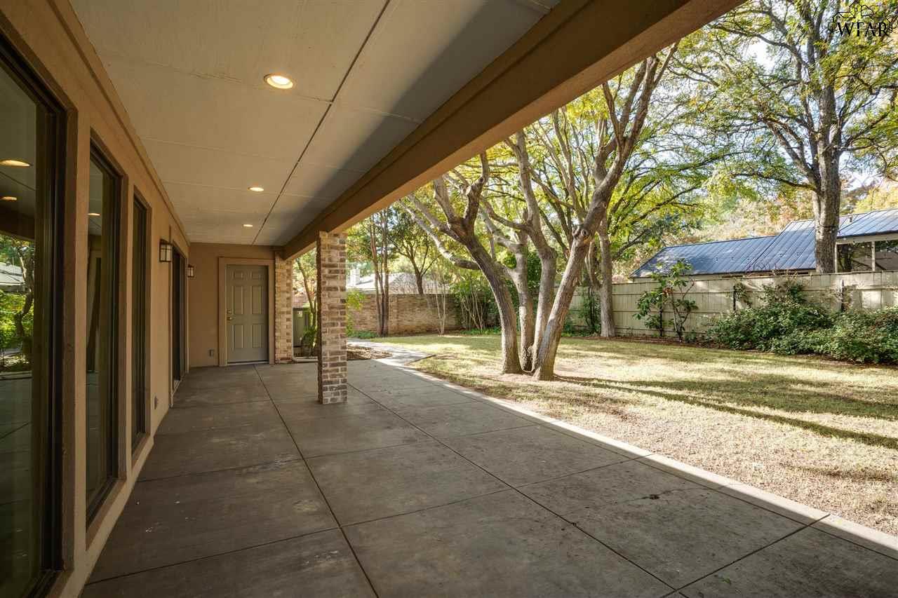 2516 BEEFEATER DRIVE