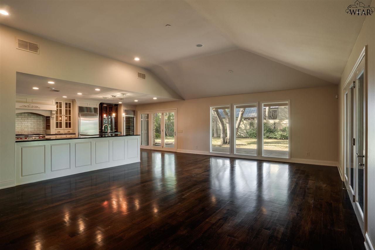 2516 BEEFEATER DRIVE