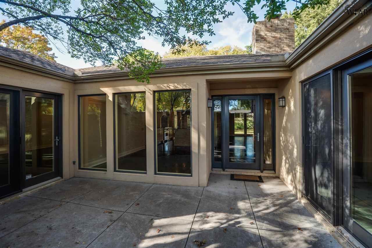 2516 BEEFEATER DRIVE