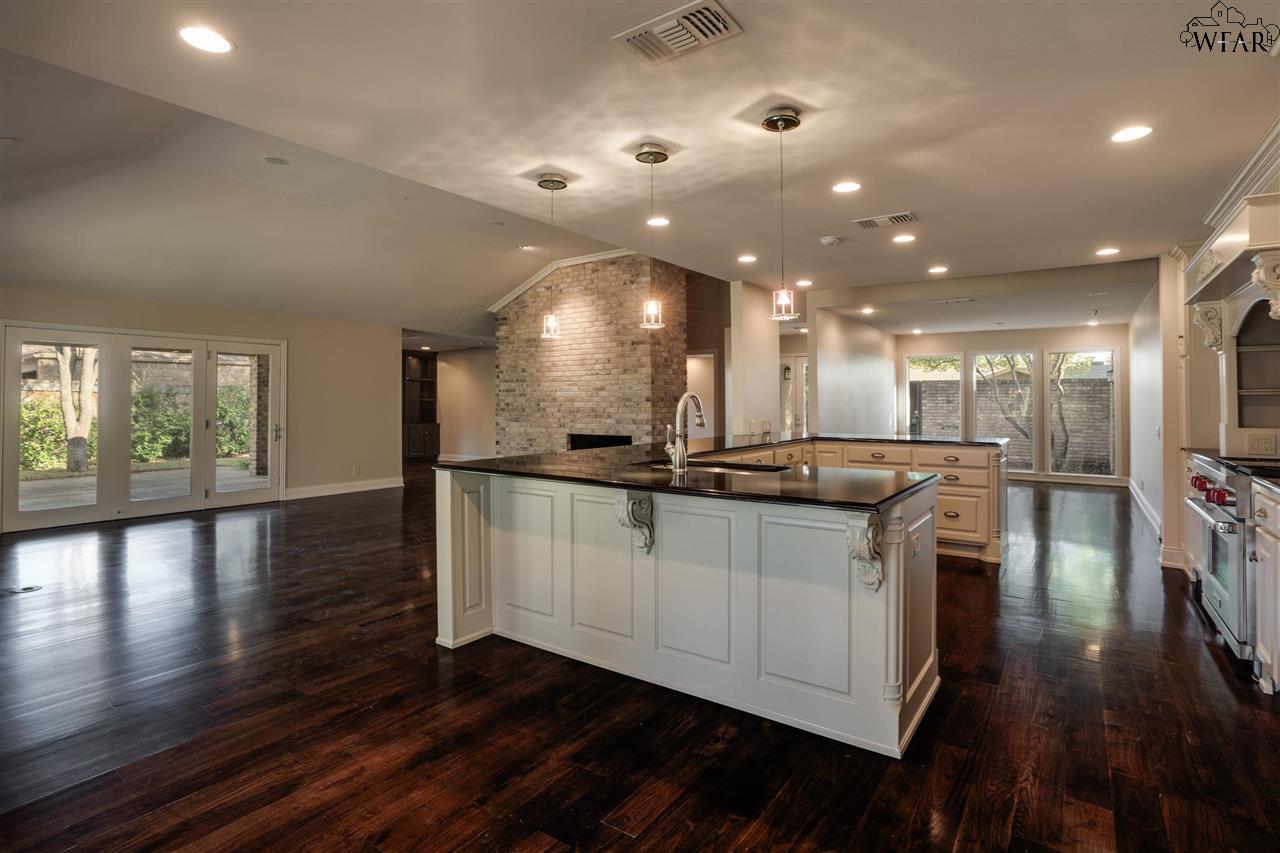 2516 BEEFEATER DRIVE