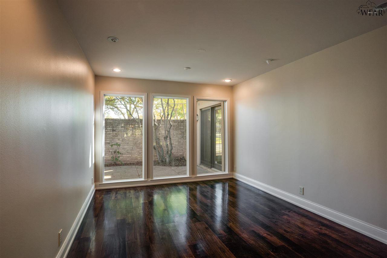 2516 BEEFEATER DRIVE