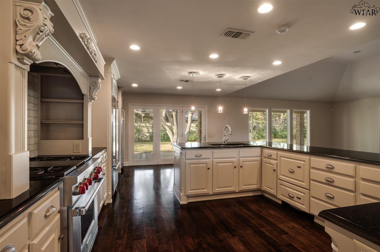 2516 BEEFEATER DRIVE