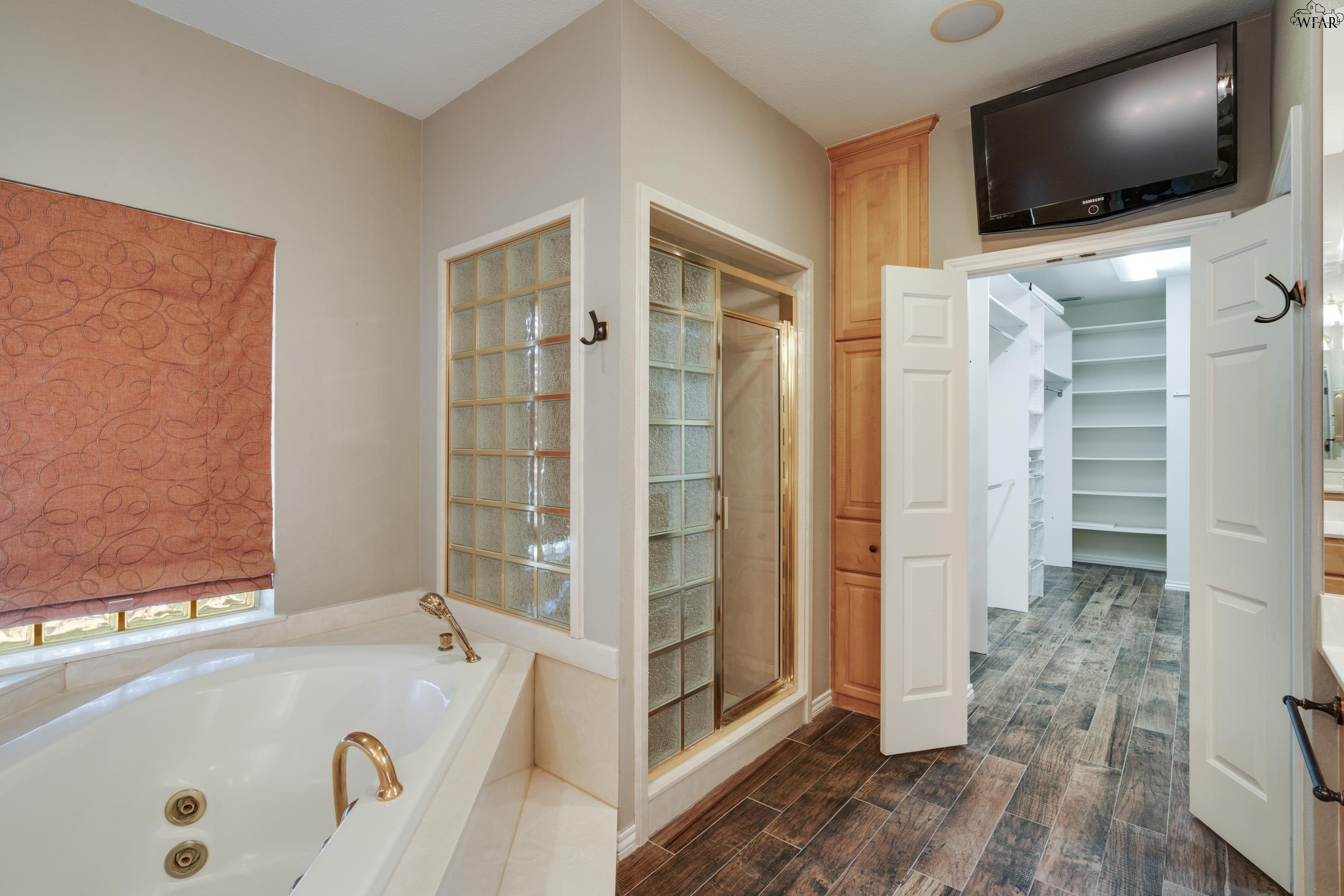 4203 DRIFTWOOD DRIVE