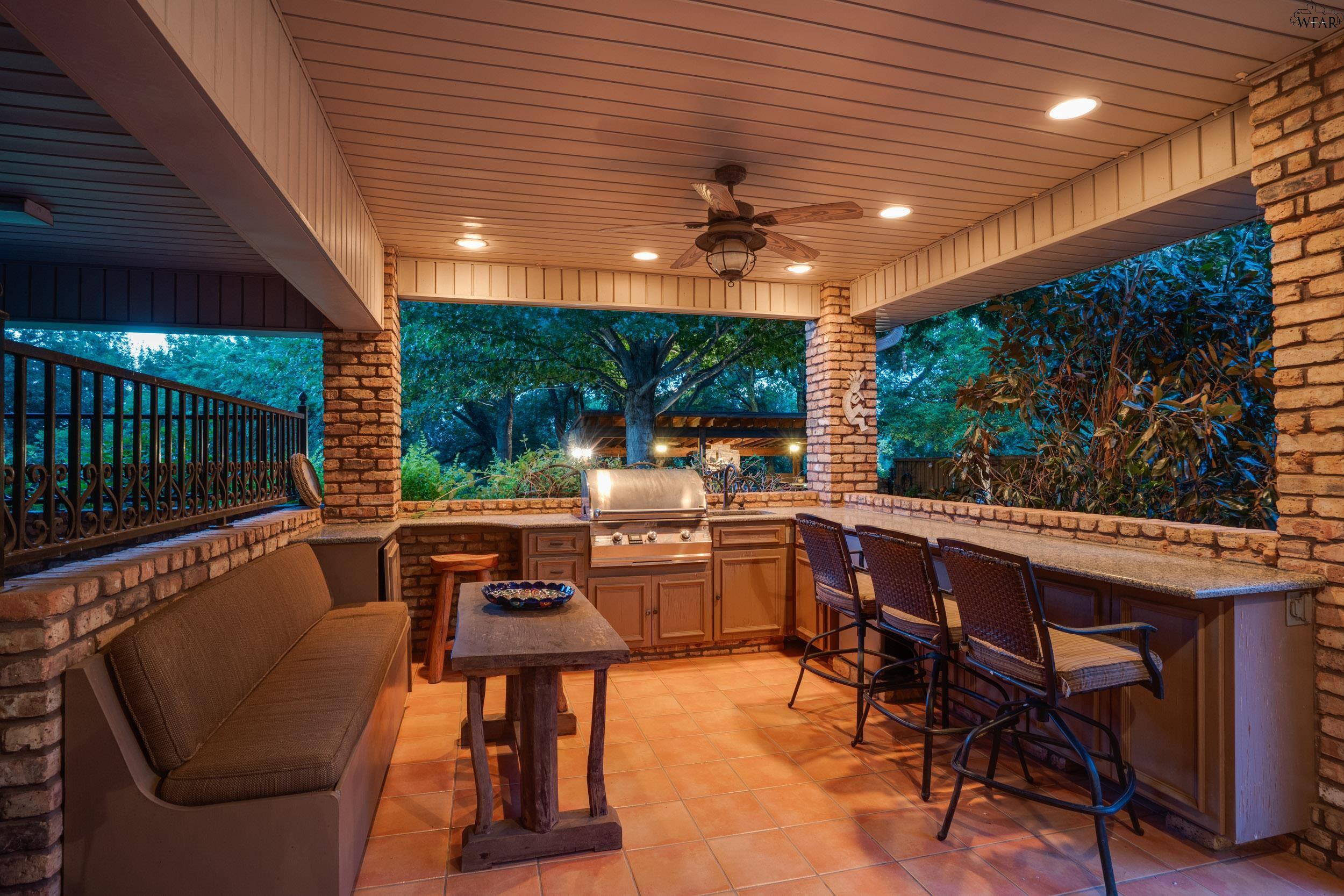 4203 DRIFTWOOD DRIVE