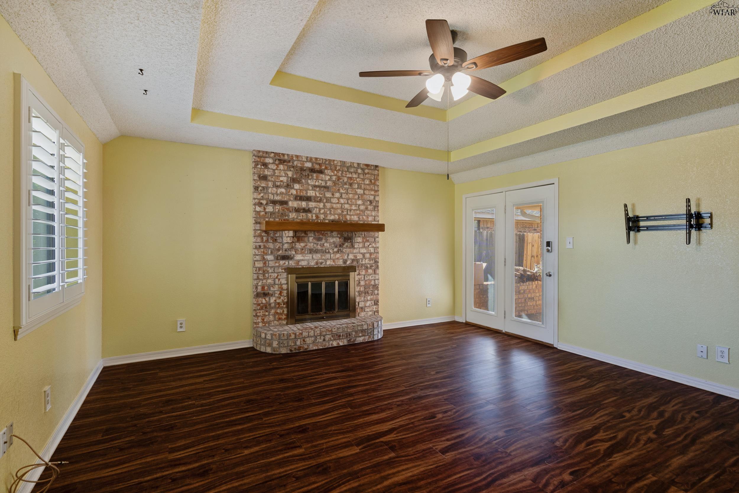 6005 LACI LANE