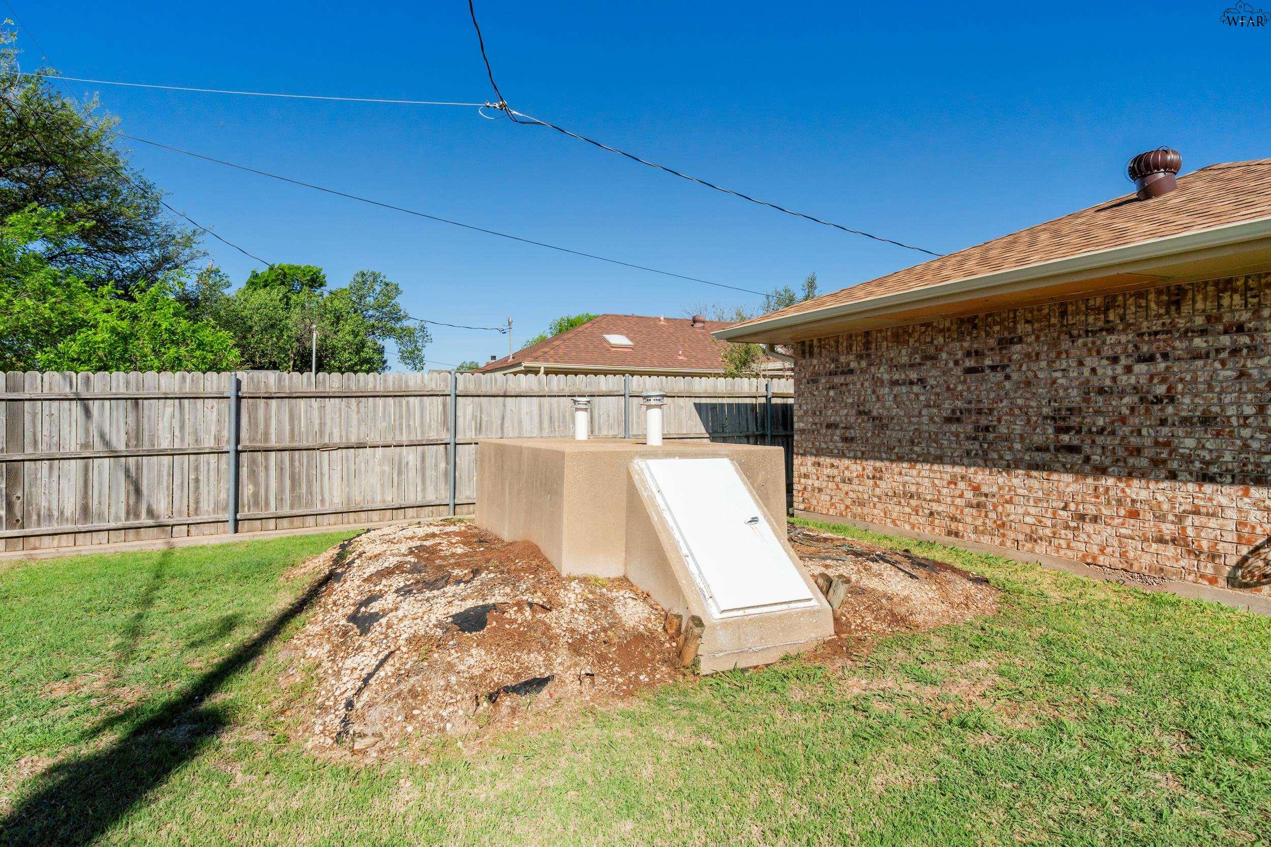 6005 LACI LANE