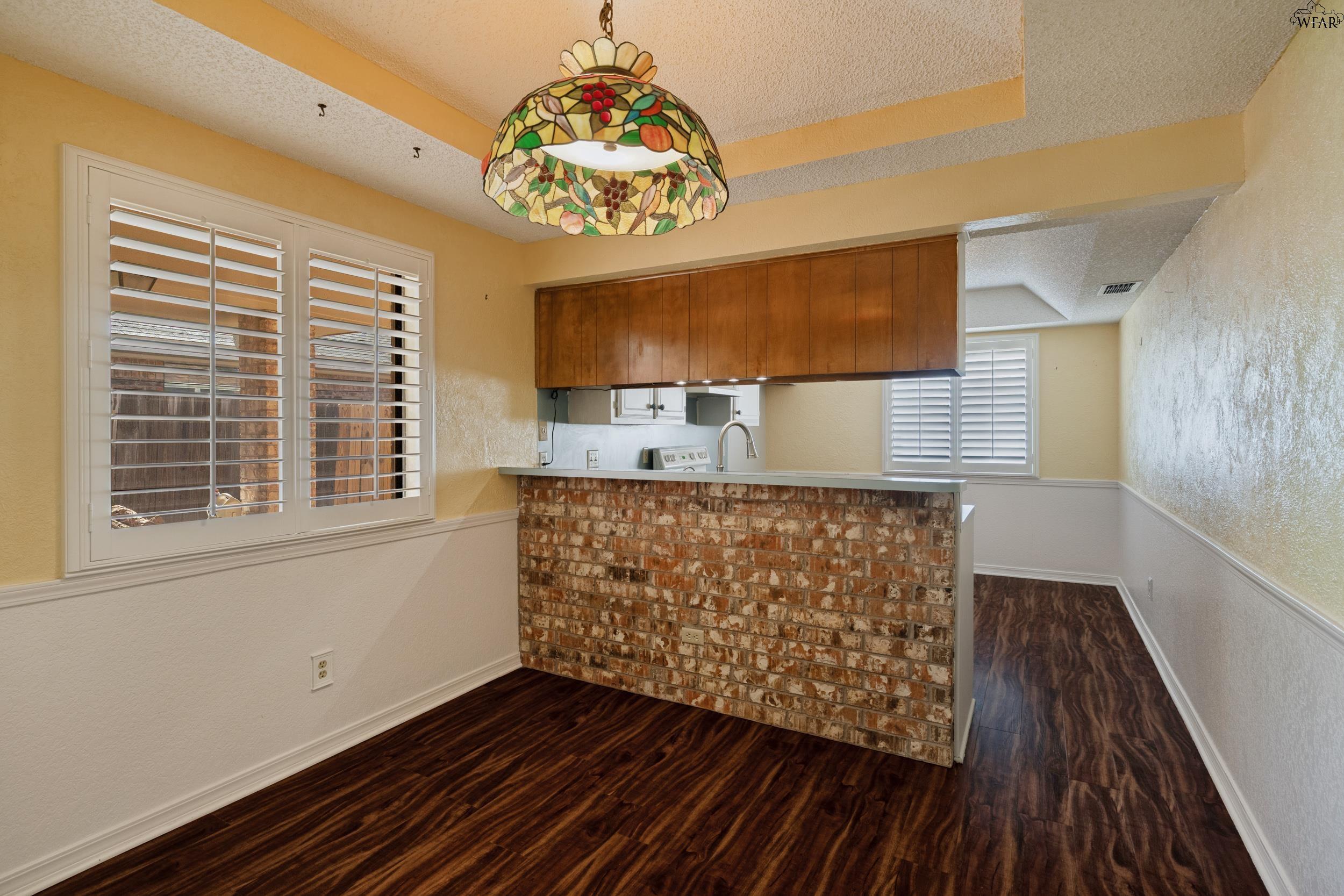 6005 LACI LANE