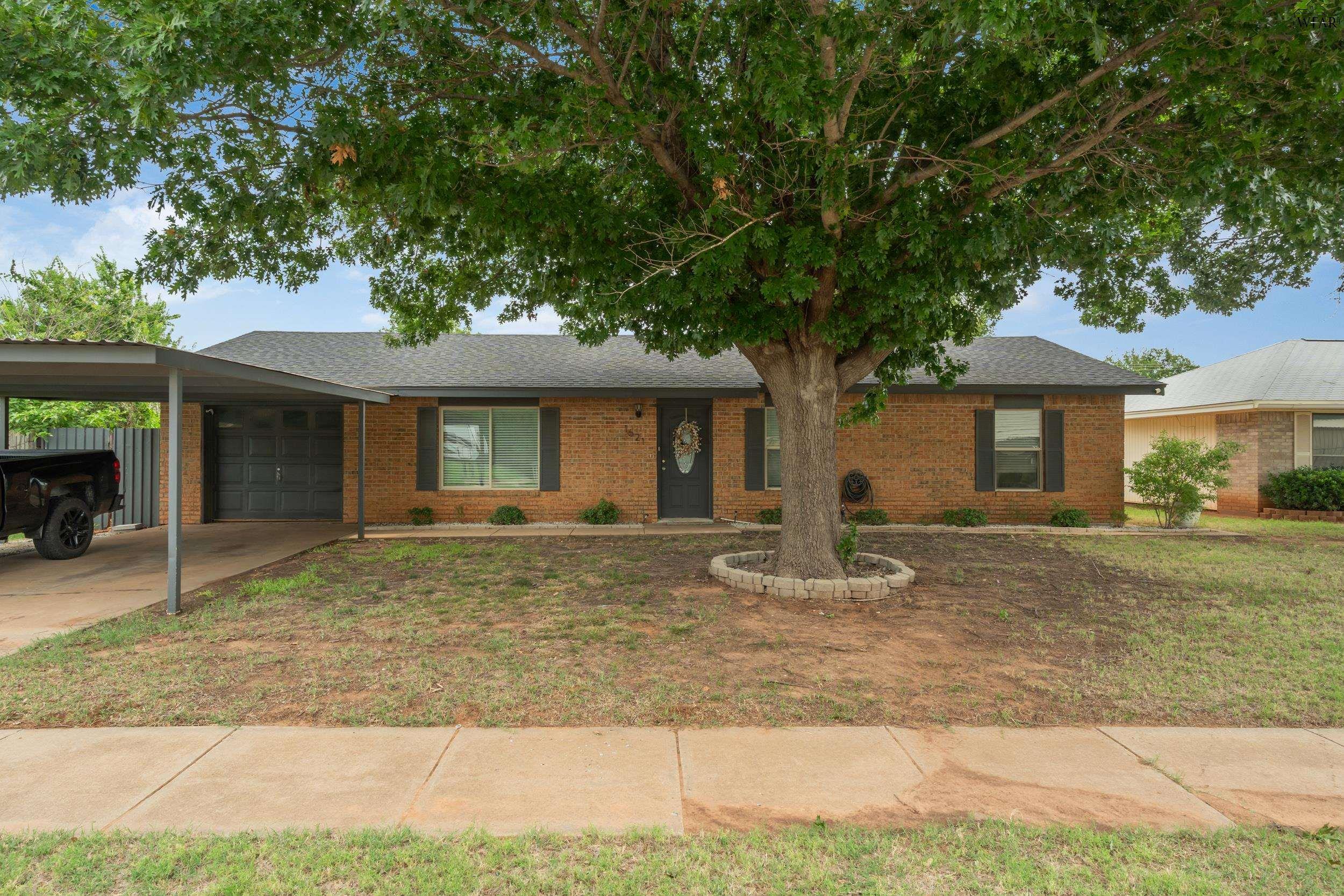 1621 GRANDVIEW EAST