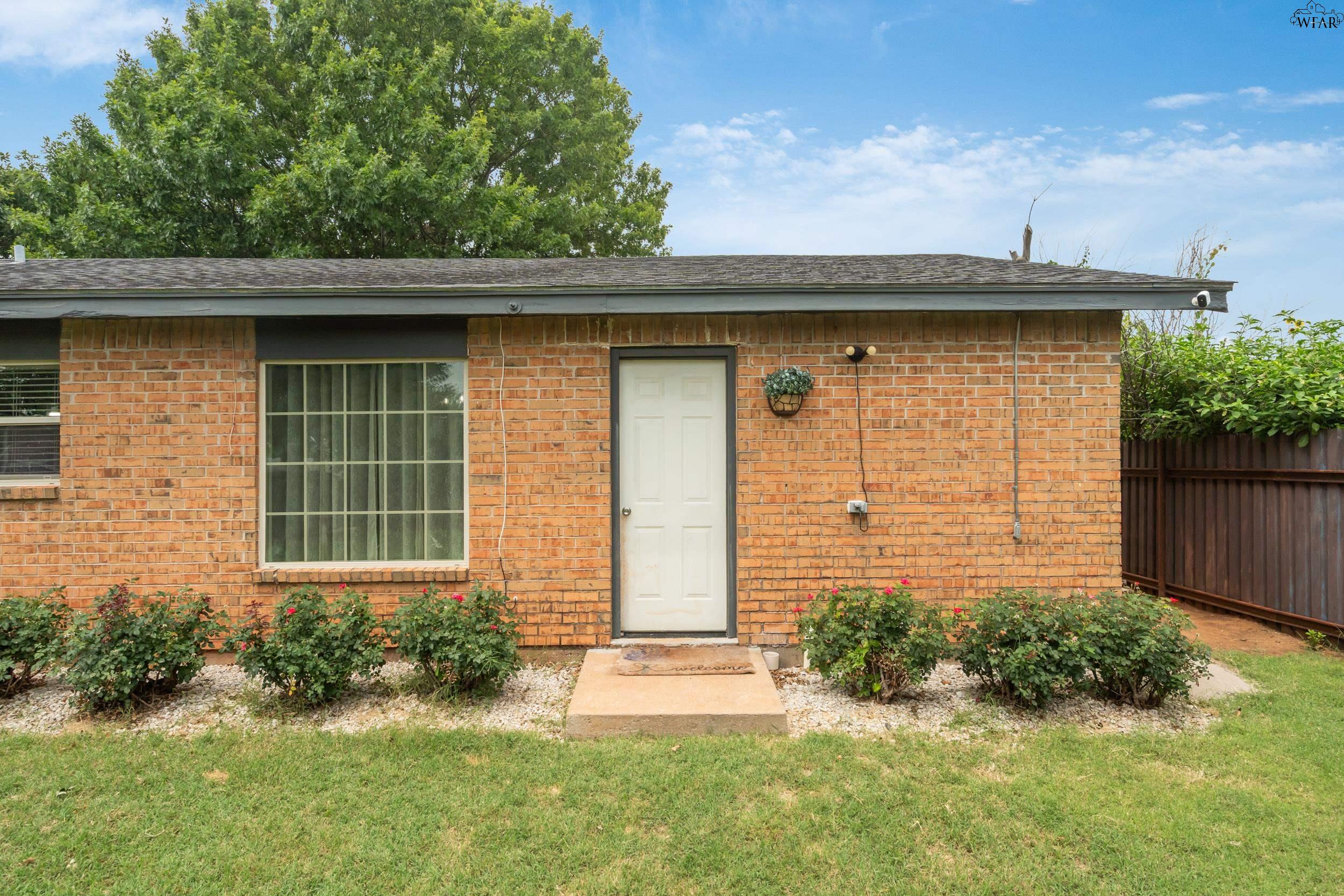 1621 GRANDVIEW EAST