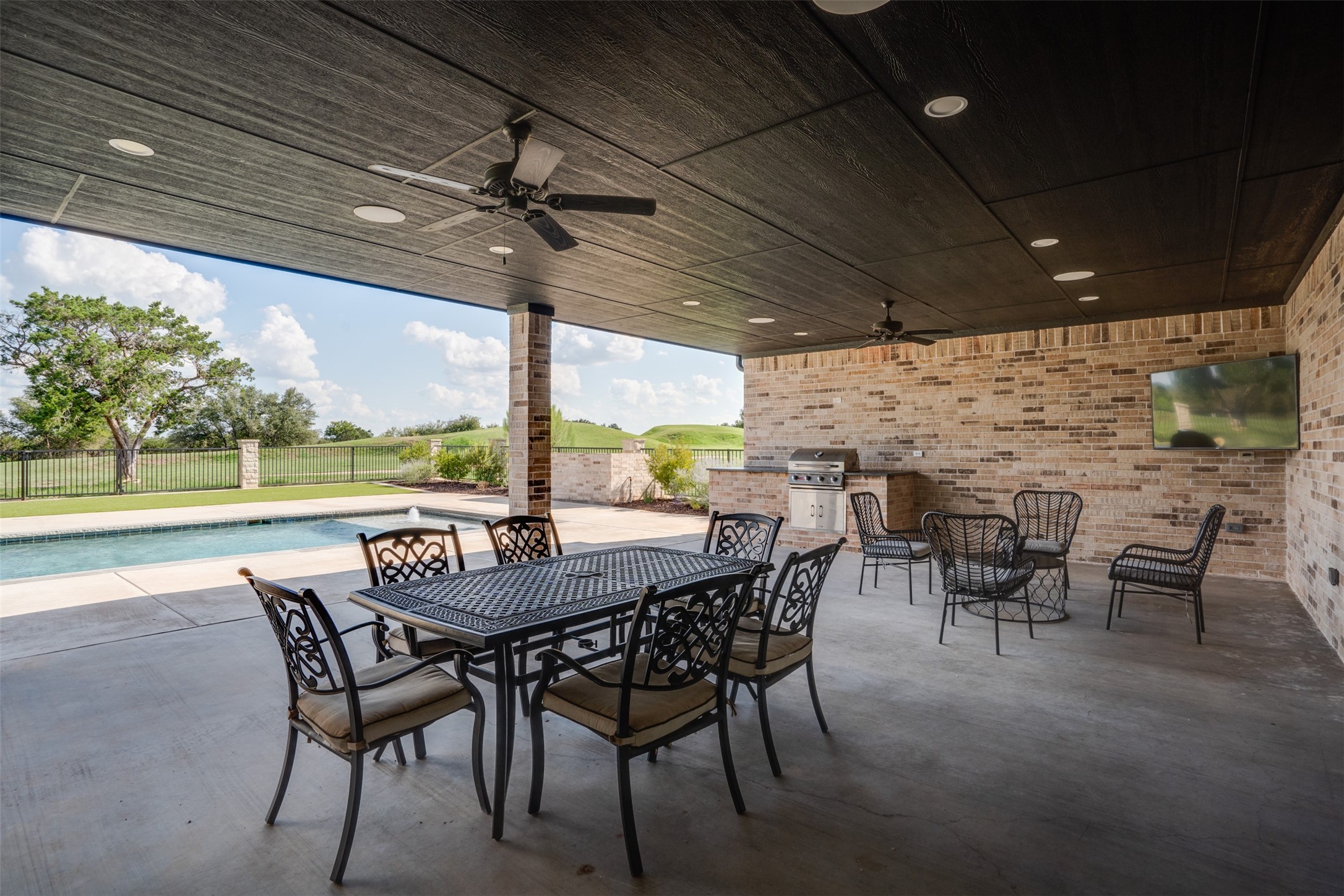 210 Bay Hill Drive