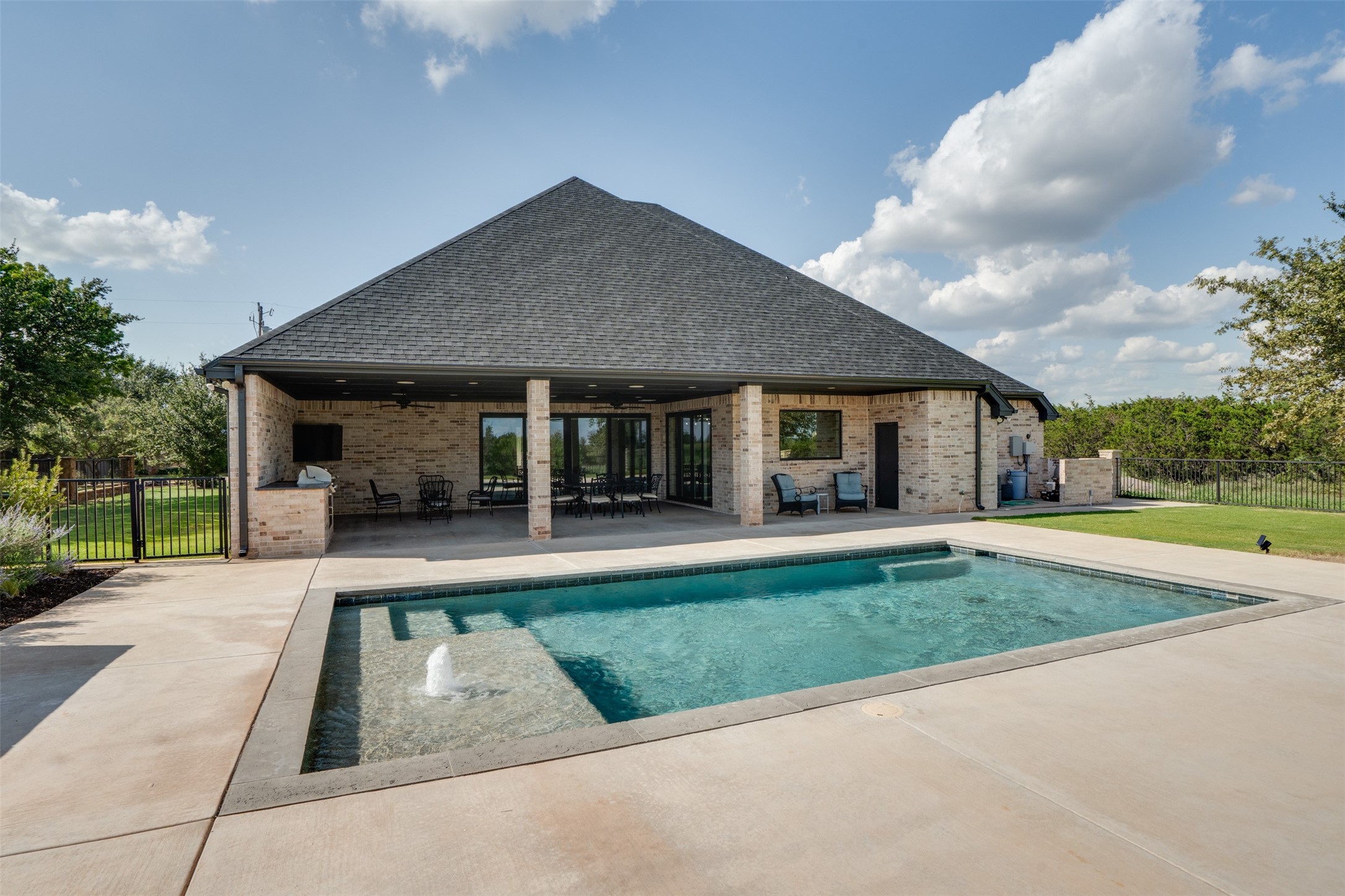210 Bay Hill Drive