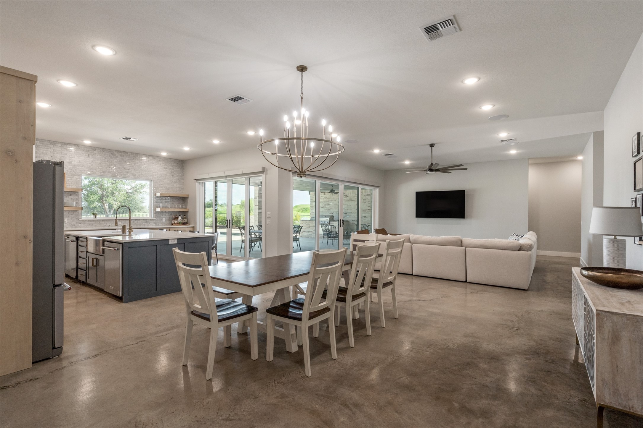 210 Bay Hill Drive