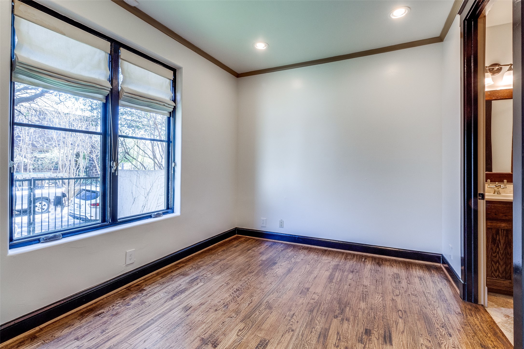 4406 Bowser Avenue 19