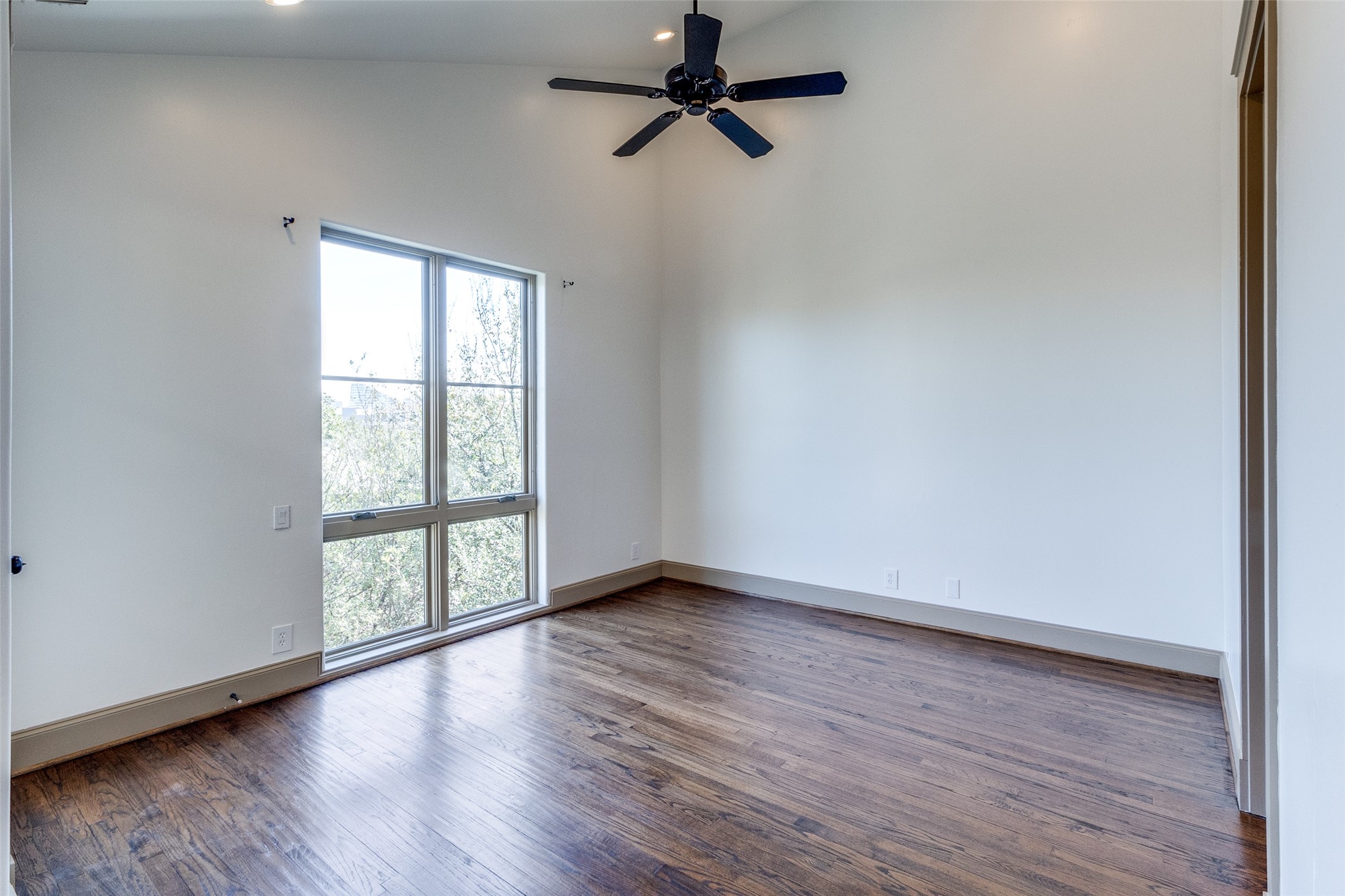 4406 Bowser Avenue 19