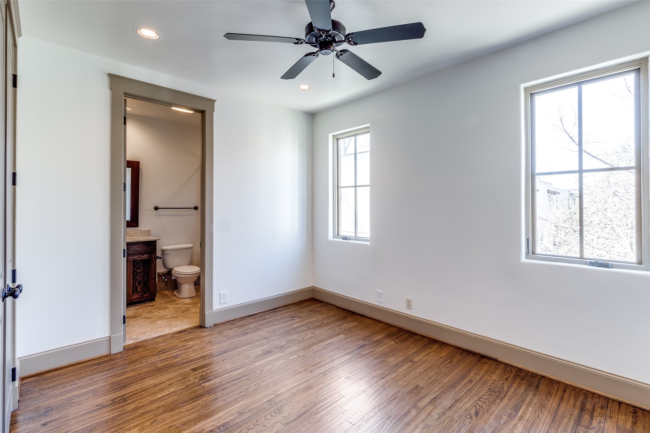 4406 Bowser Avenue 19