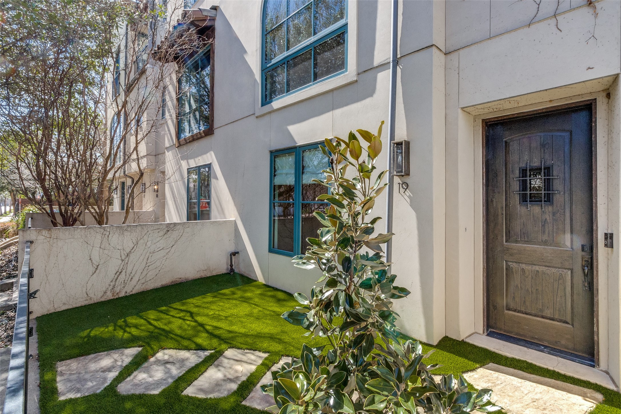 4406 Bowser Avenue 19