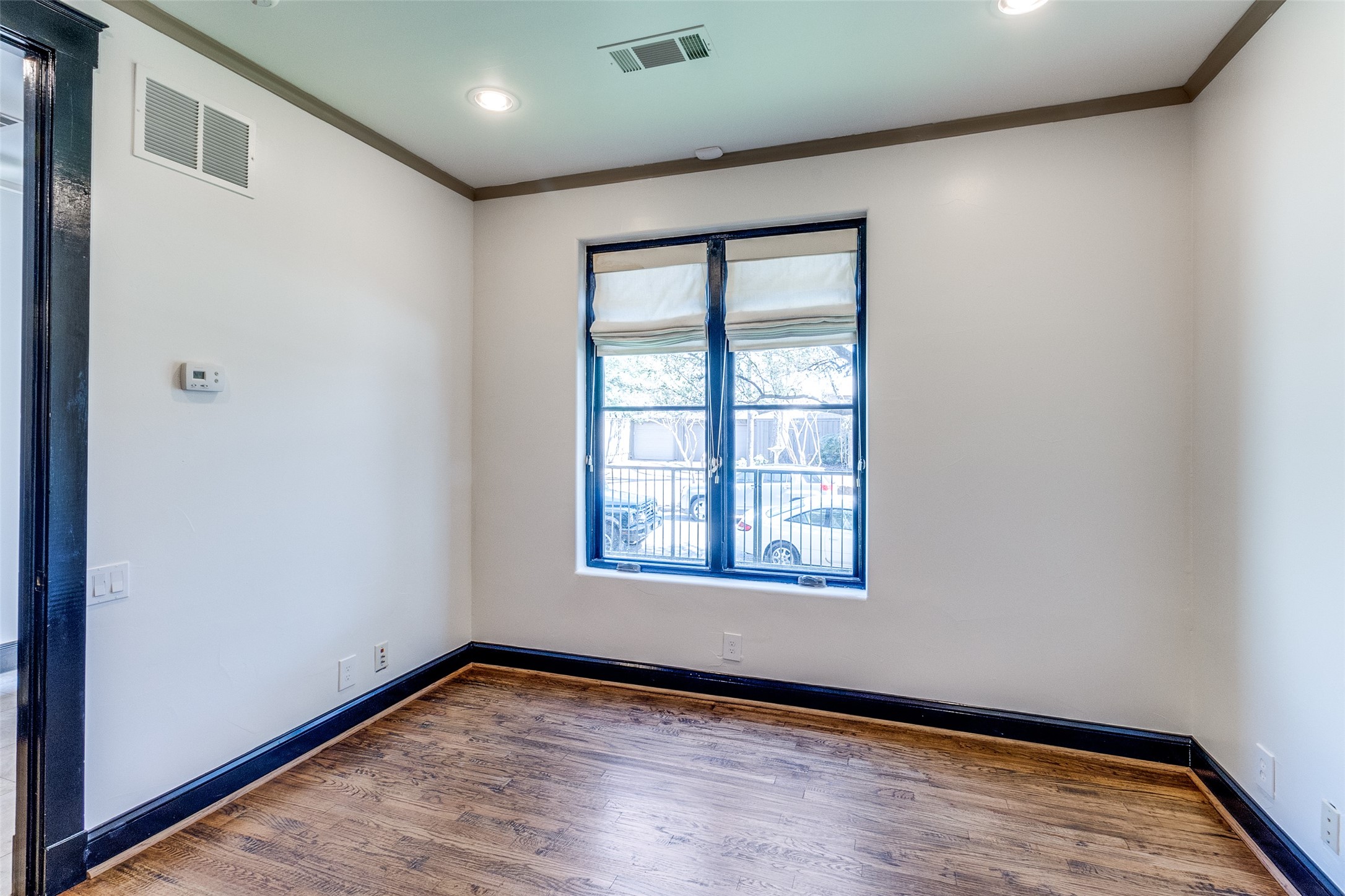 4406 Bowser Avenue 19