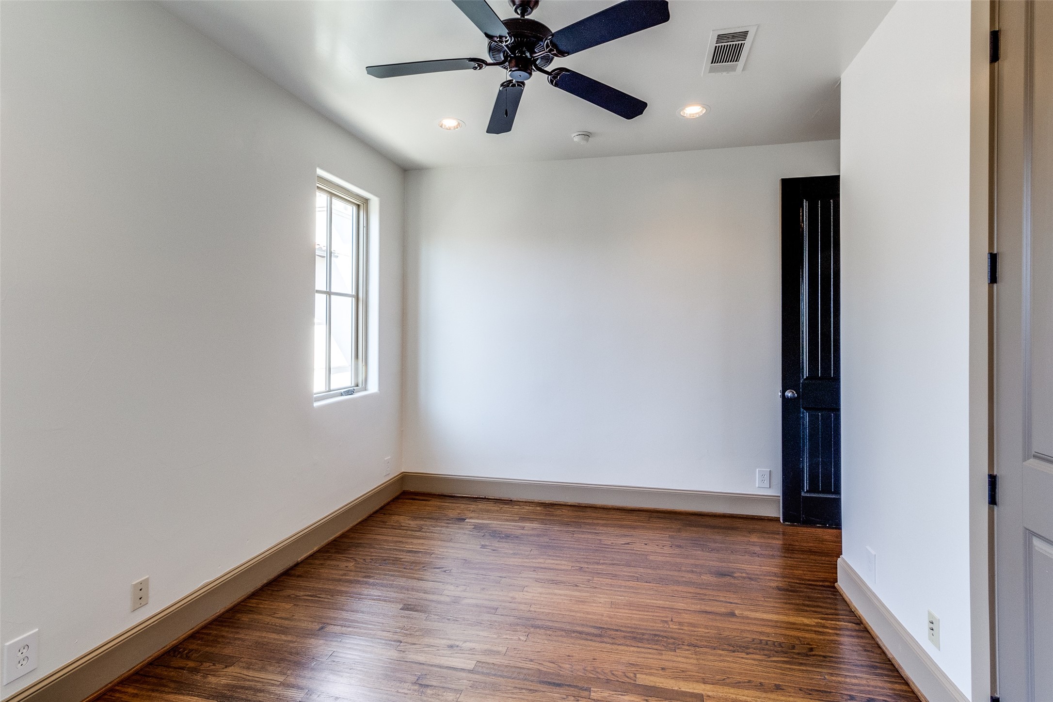 4406 Bowser Avenue 19