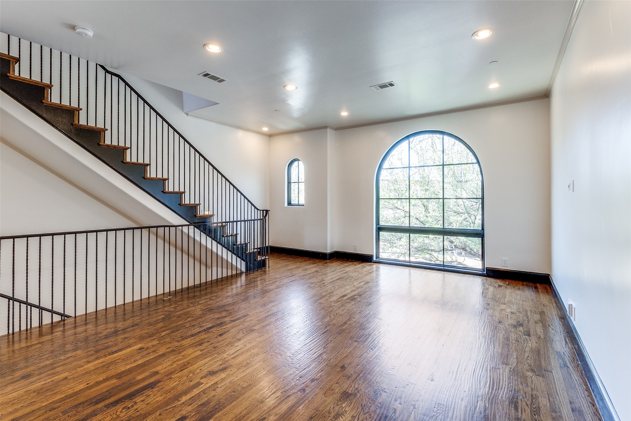 4406 Bowser Avenue 19