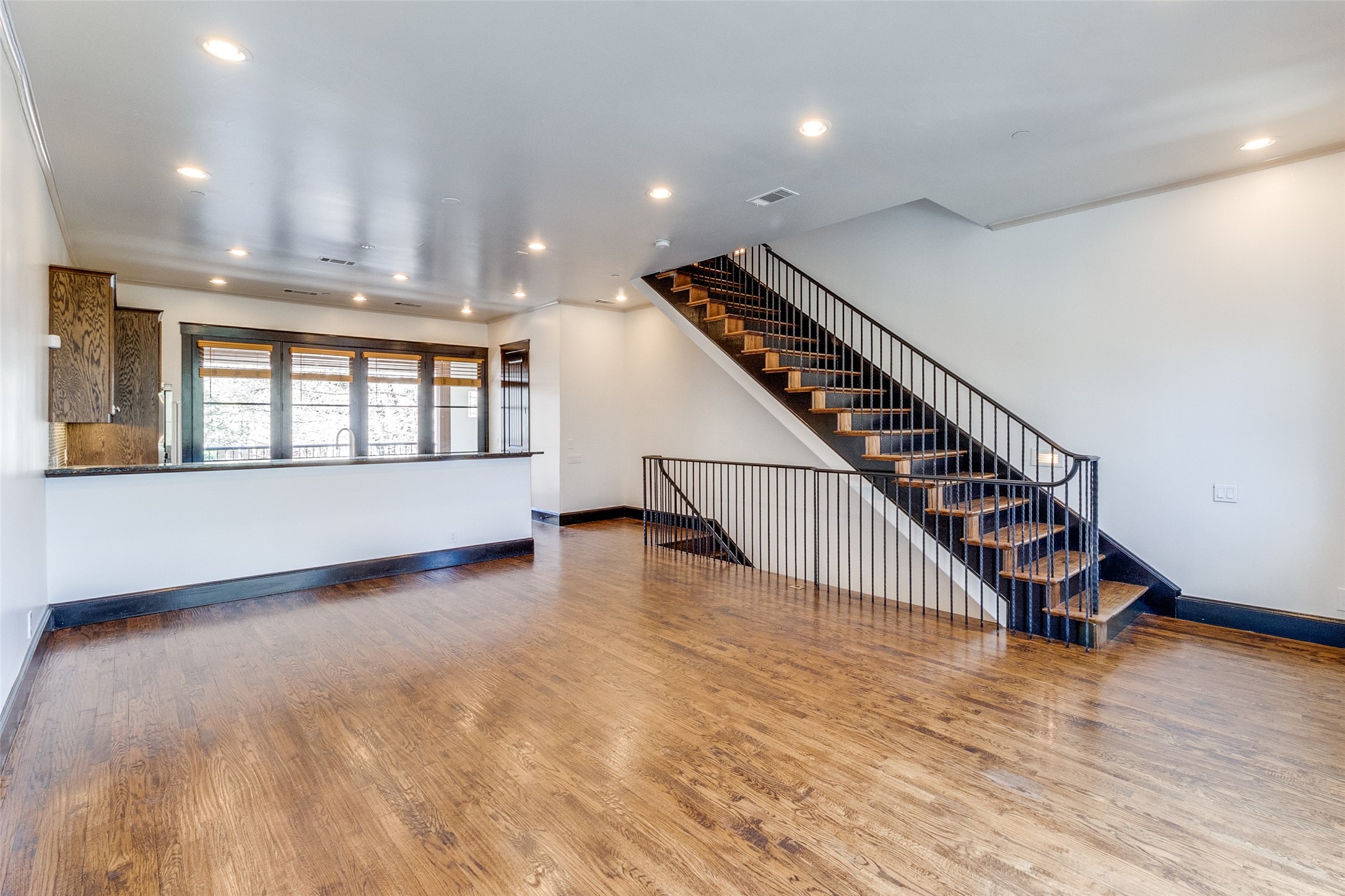 4406 Bowser Avenue 19