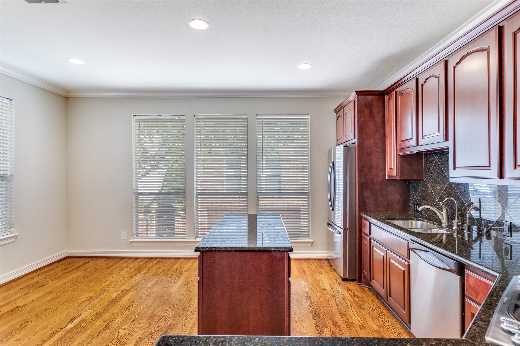 3610 Gillespie Street 10