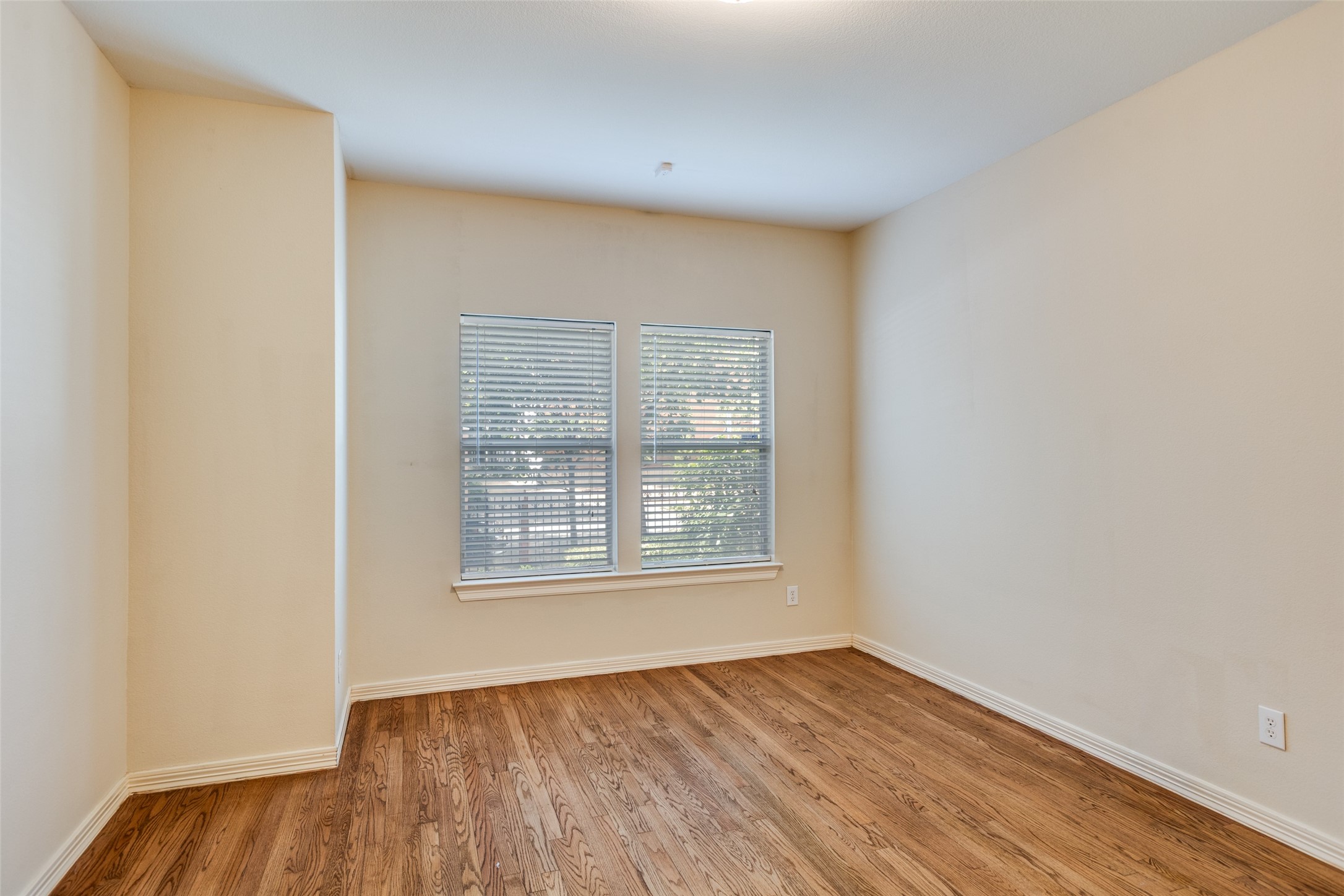 3610 Gillespie Street 10