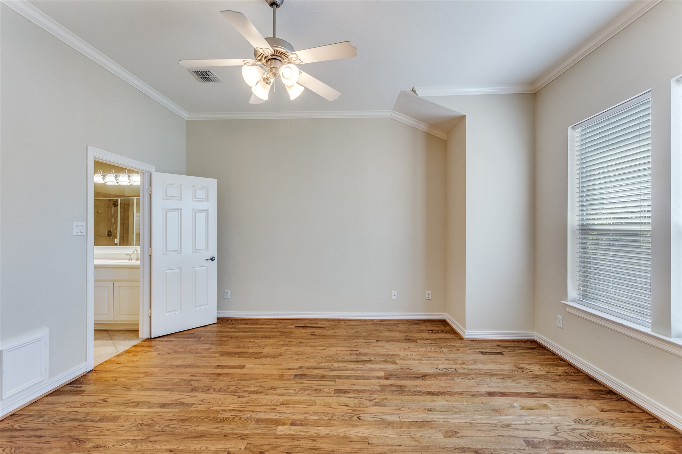 3610 Gillespie Street 10