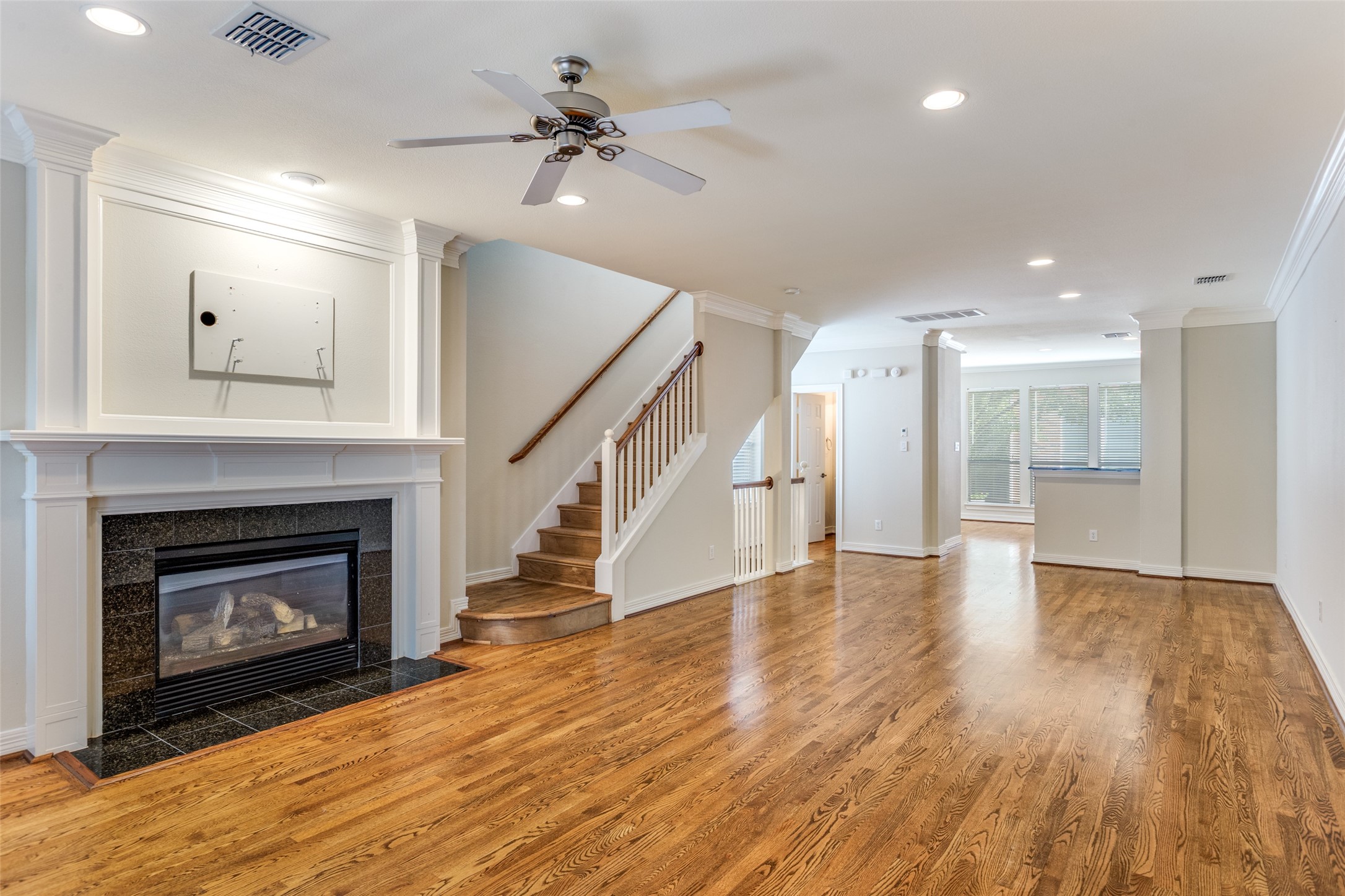 3610 Gillespie Street 10