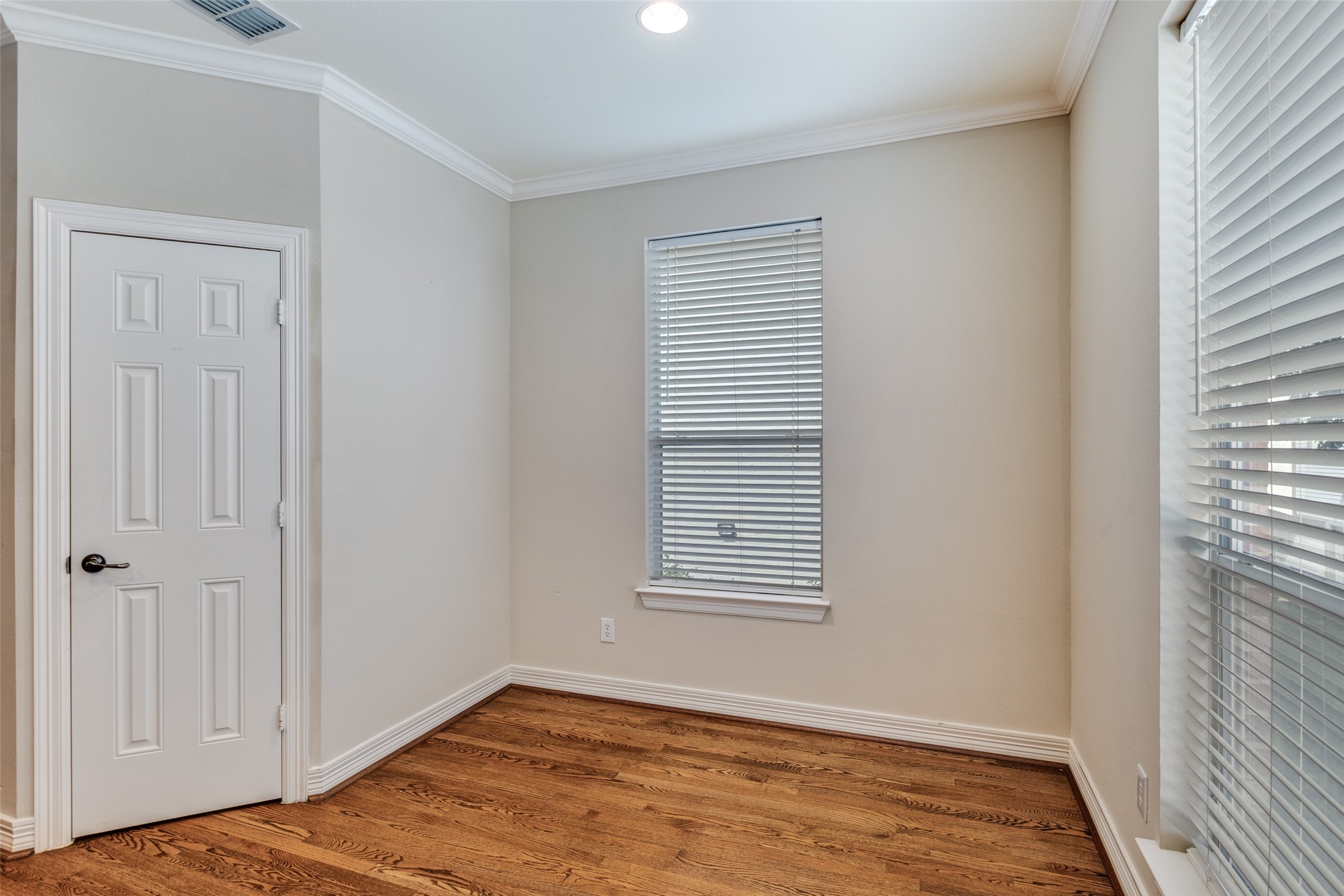 3610 Gillespie Street 10