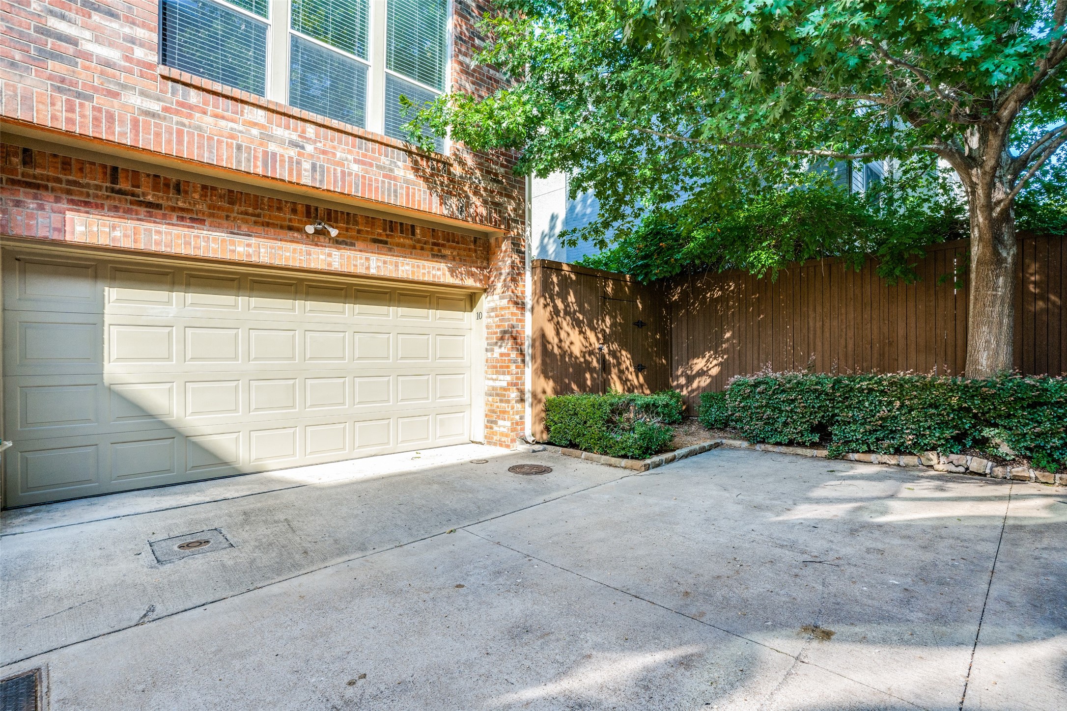 3610 Gillespie Street 10