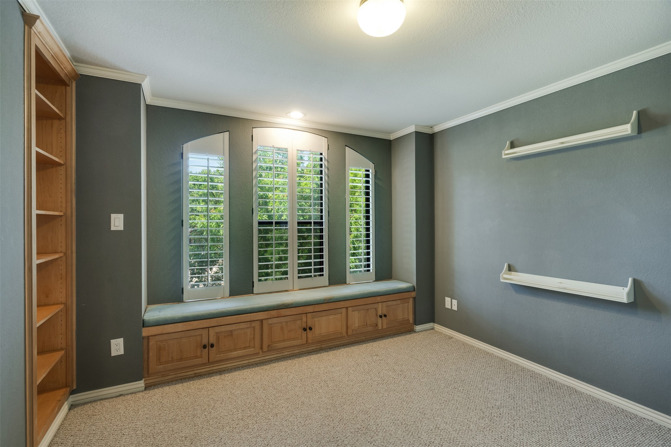 4203 Driftwood Drive