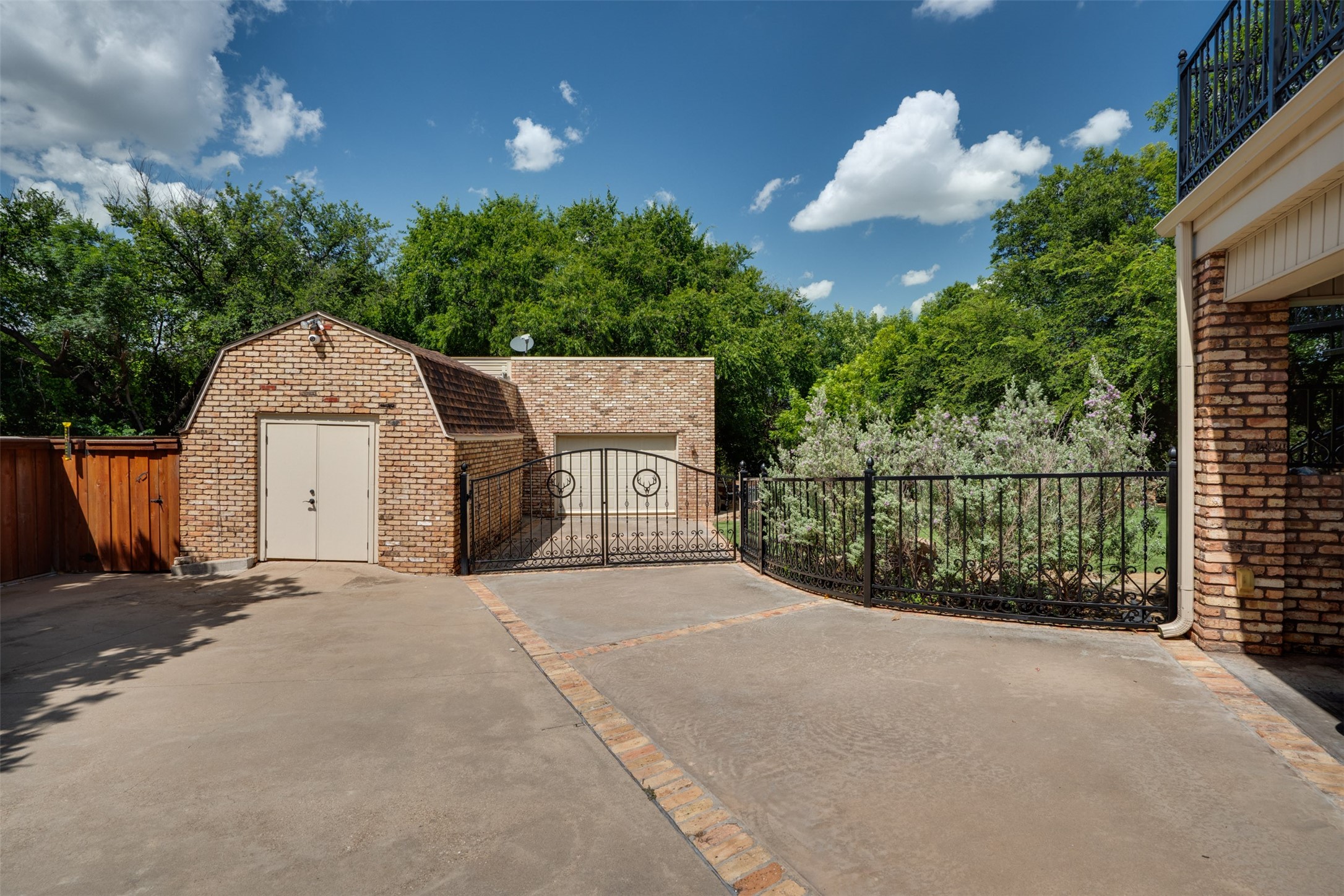 4203 Driftwood Drive