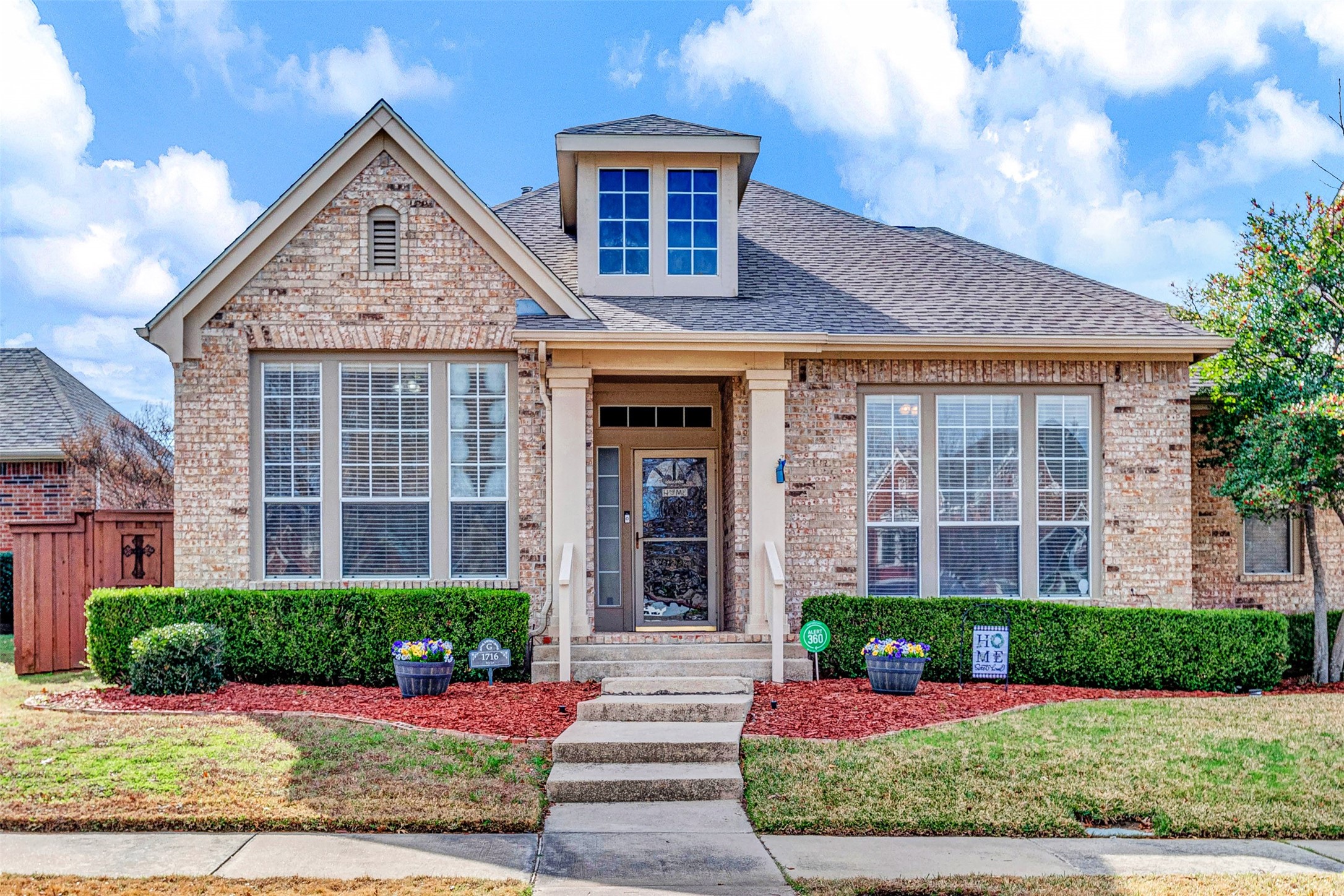 1716 Ivy Lane