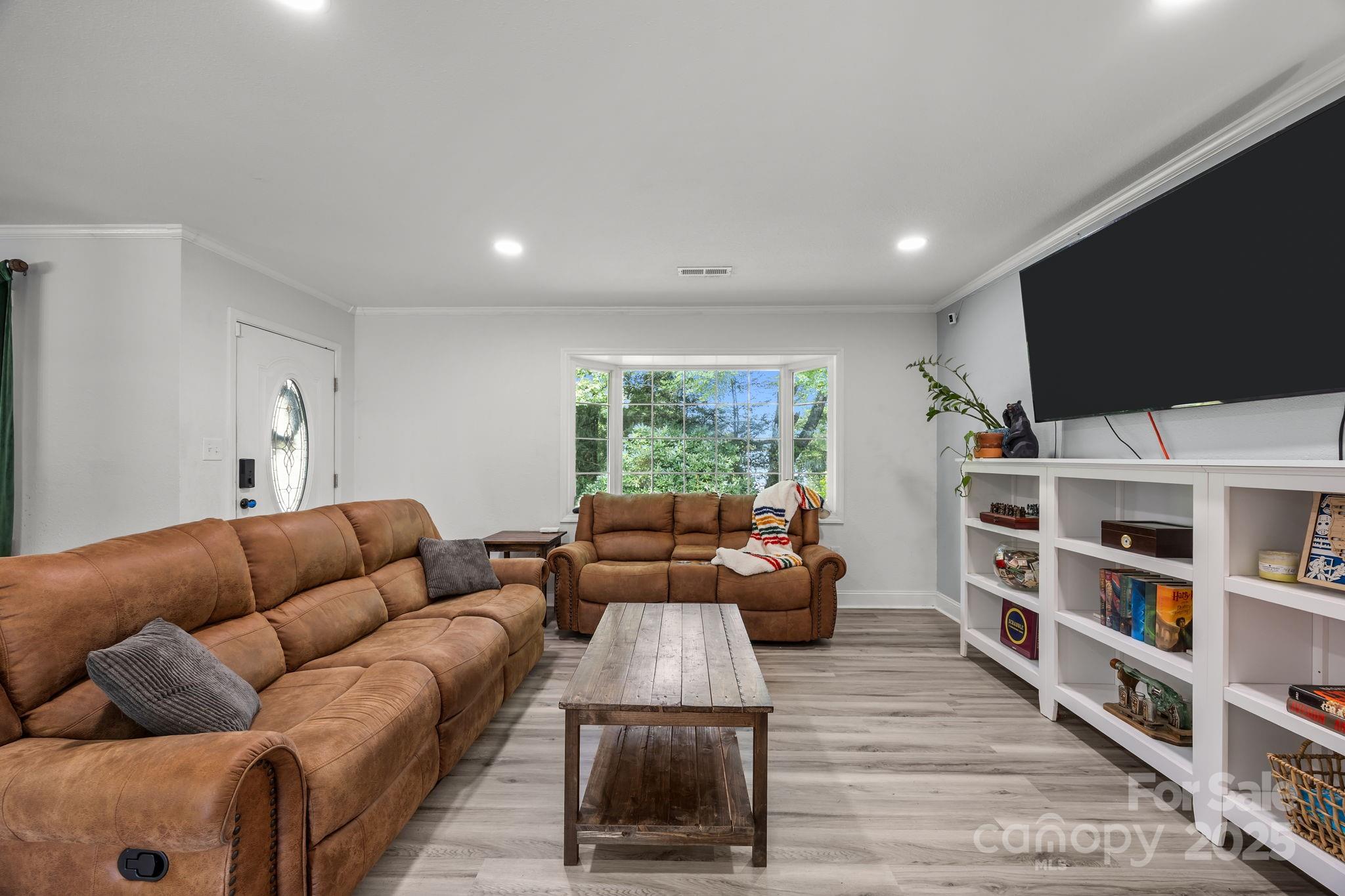 1225 W Gilbert Street