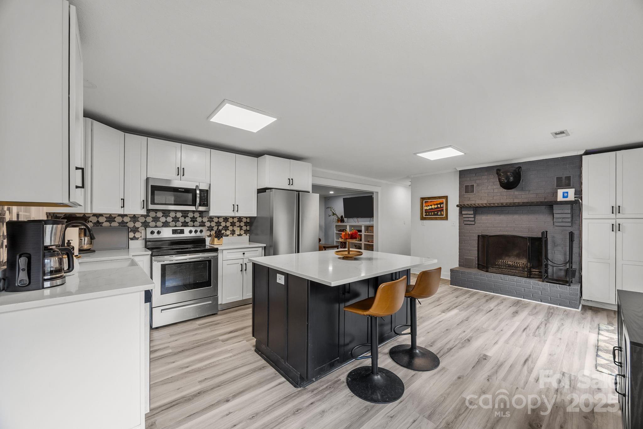 1225 W Gilbert Street