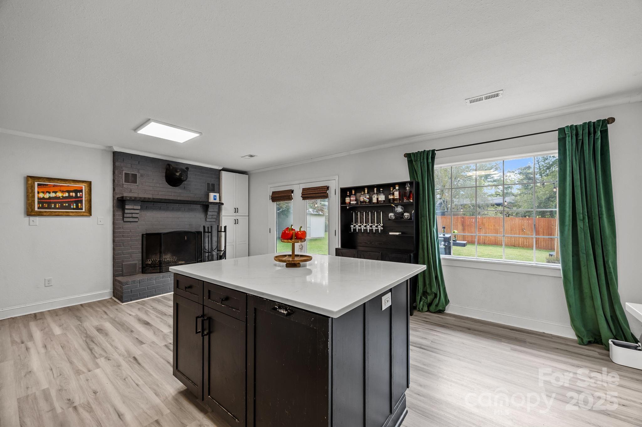 1225 W Gilbert Street
