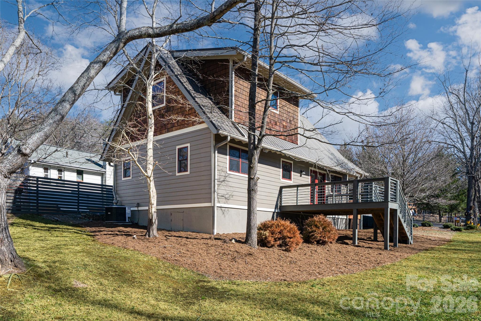 829 N Oconeechee Avenue