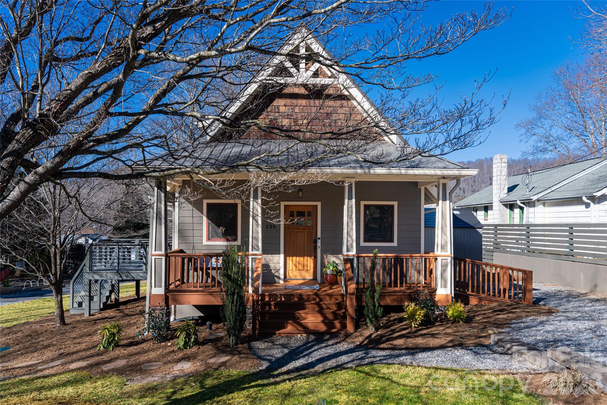829 N Oconeechee Avenue