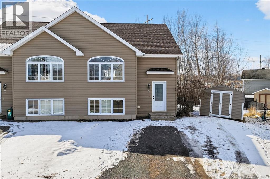4 Aspenrose Court