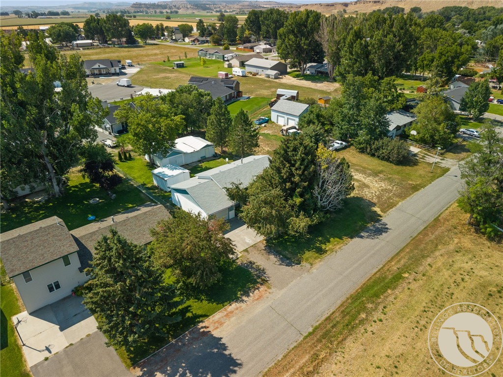 403 3rd St SW