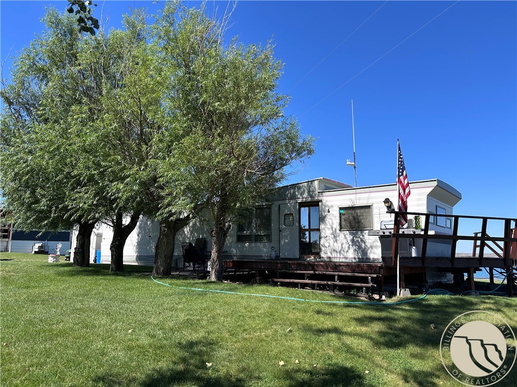 4 652 S. Rock Creek Road