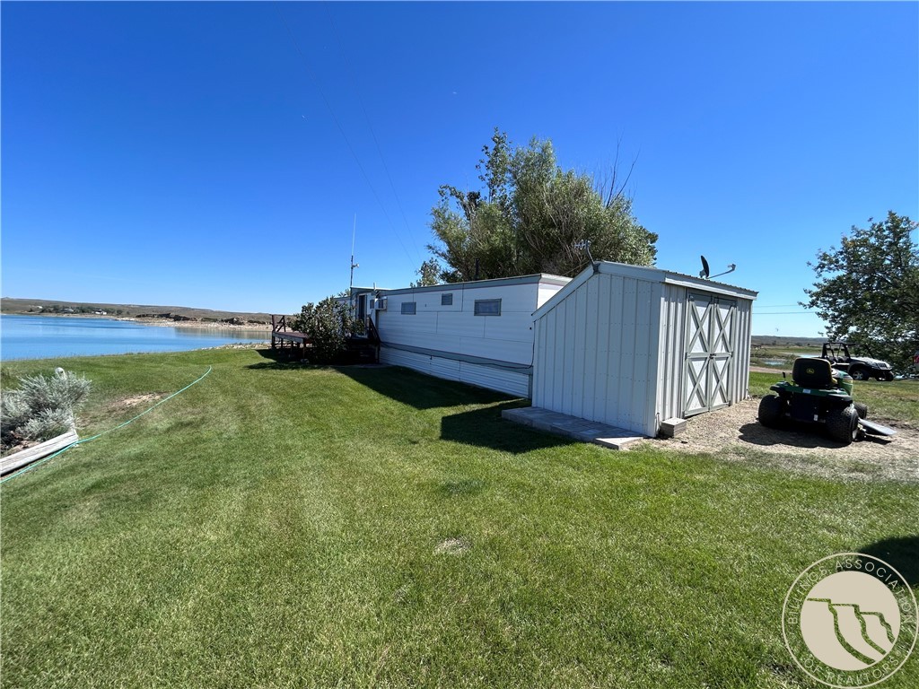 4 652 S. Rock Creek Road