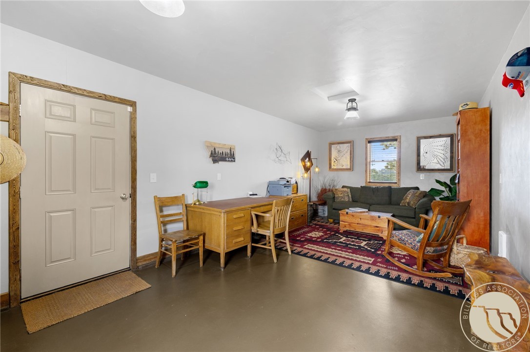 3103 Chief Looking Glass Road