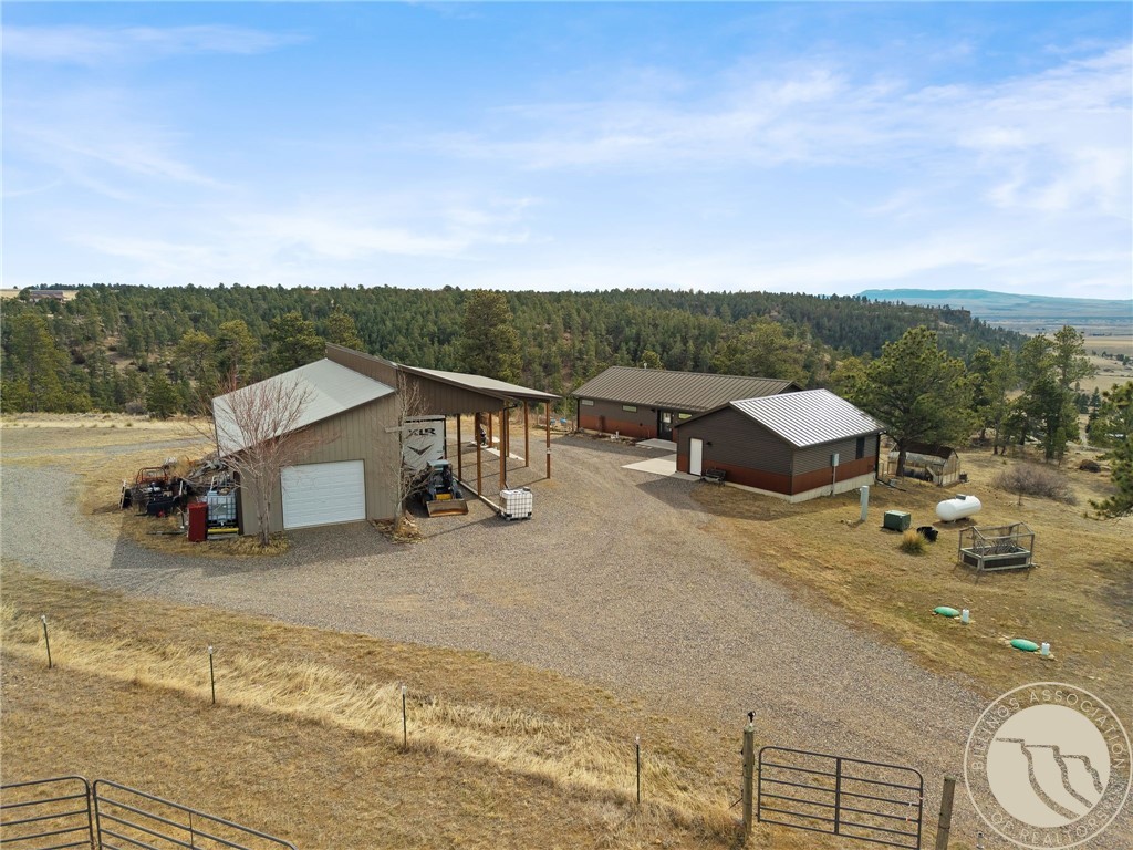 3103 Chief Looking Glass Road